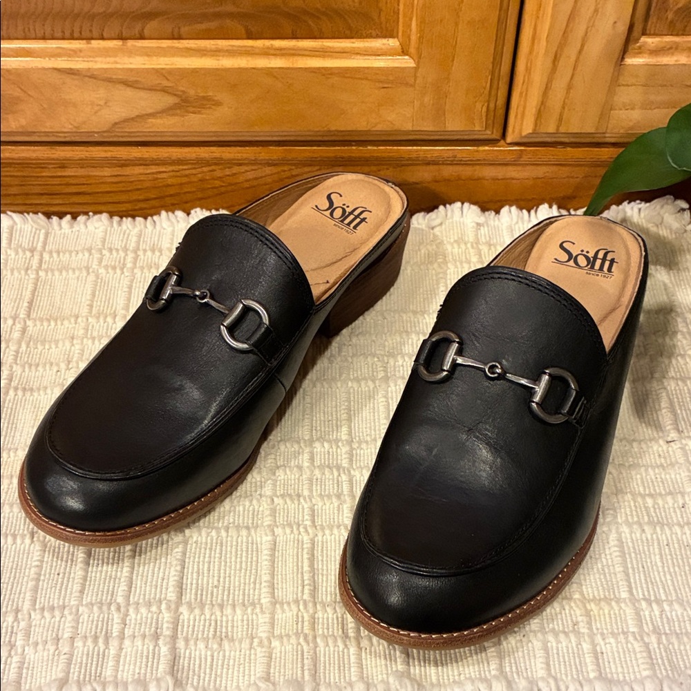 New Size 9 Sofft Black Heeled Leather Mules with Silver Trim (ABBA)